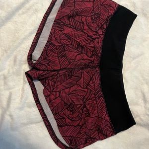 Vuori size large running shorts
